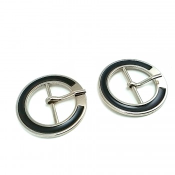 Metal ring store with clasp